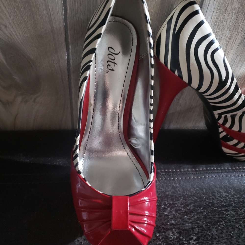 Peep toe heels